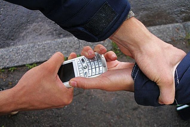 В Запорожье вор не смог убежать от людей, которых он ограбил