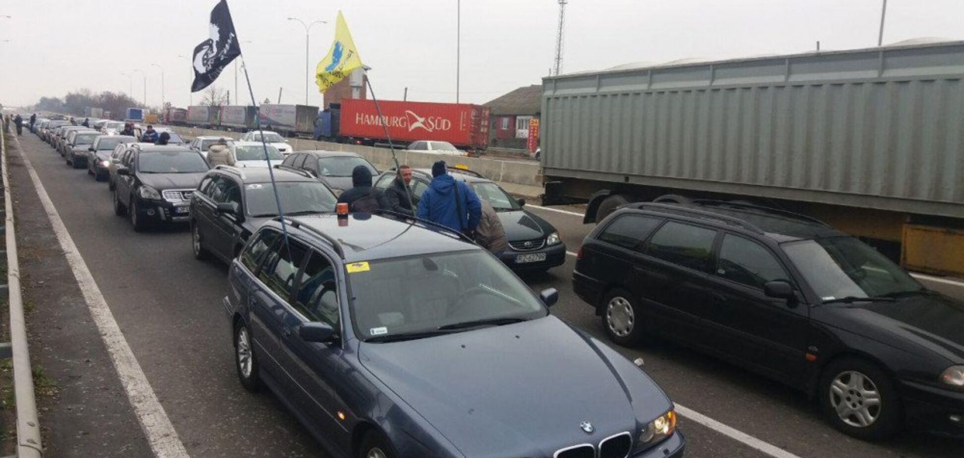 Загрожує в'язниця: як 'євробляхерів' покарають за свавілля в Україні