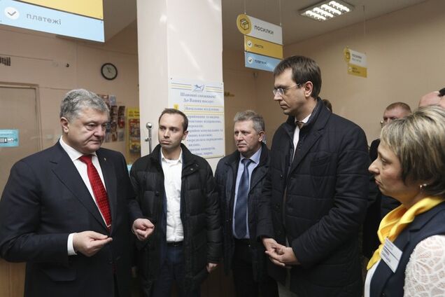 Порошенко рассказал о решении проблемы с доставкой пенсий в Украине