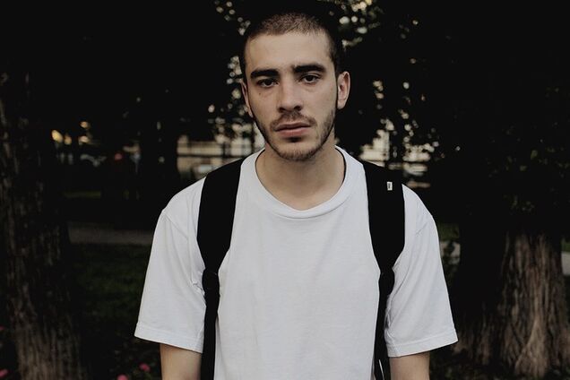 ''Стянули его за ноги'': в России арестовали популярного рэпера