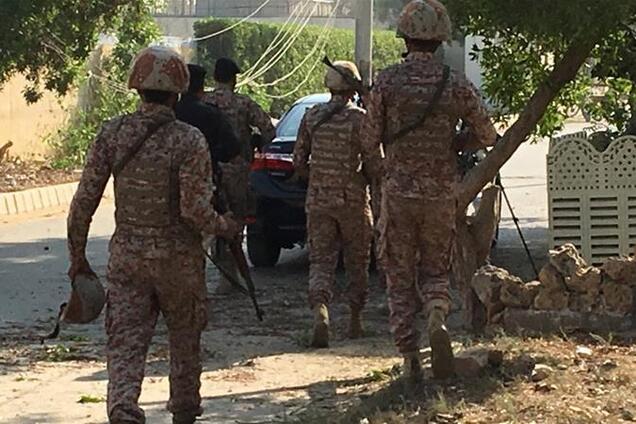 В Пакистане три смертника атаковали посольство Китая: первые фото и видео