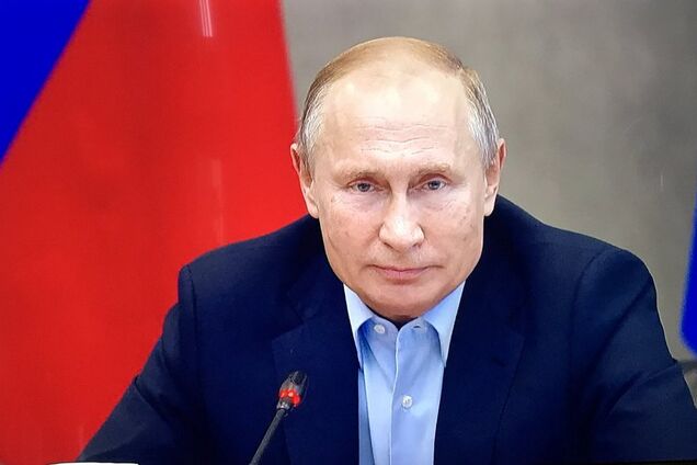 ''Сборище врагов народа!'' Визит Путина в оккупированный Крым разъярил сеть