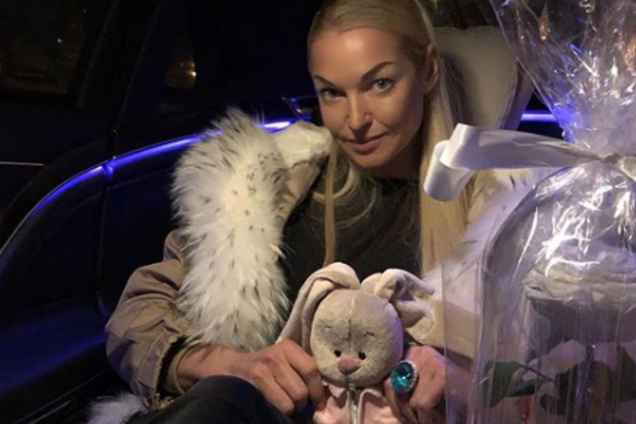 Волочкова показала интимное фото в постели с любовником