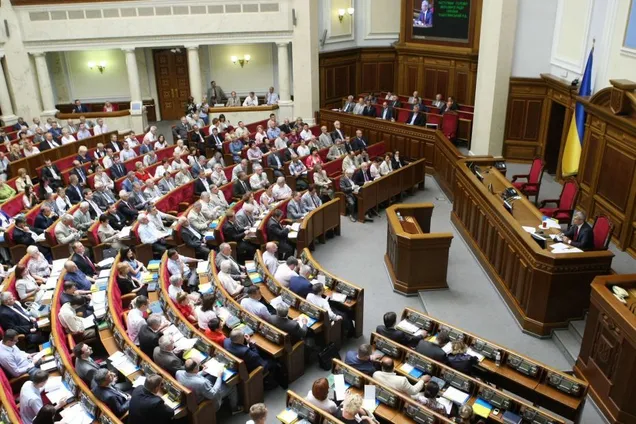 Указ Порошенко о военном положении: названы партии-противники