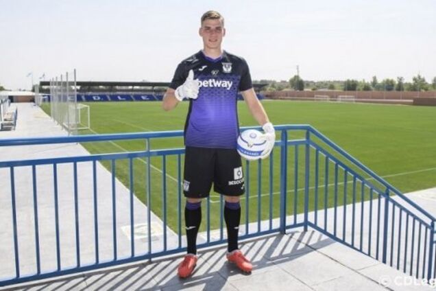 Воротар збірної України відзначився курйозним ляпом в іспанській Примері