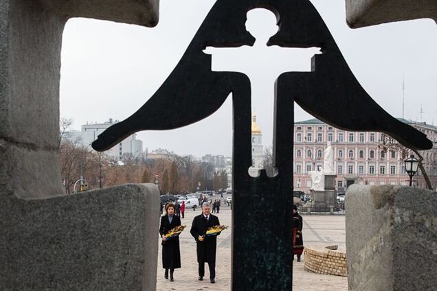 ''Мы помним. Мы сильные!'' Порошенко обратился с мощным призывом в День памяти жертв Голодомора