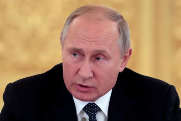 ''Штанина вокруг подпорок'': внешность Путина опять озадачила сеть