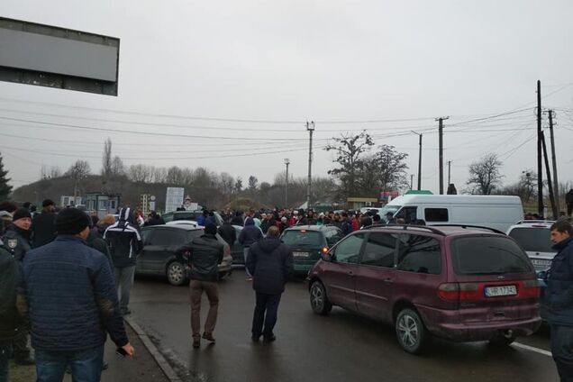 "Евробляхеры" перекрыли границу Украины: полиция приняла жесткие меры
