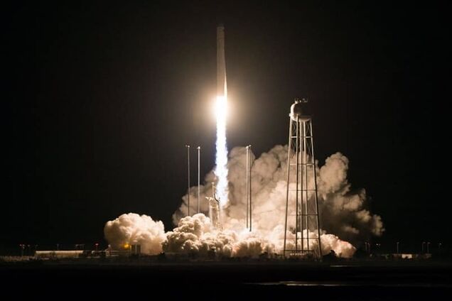 ''Успішний приклад'': Порошенко похвалився досягненнями України в космосі