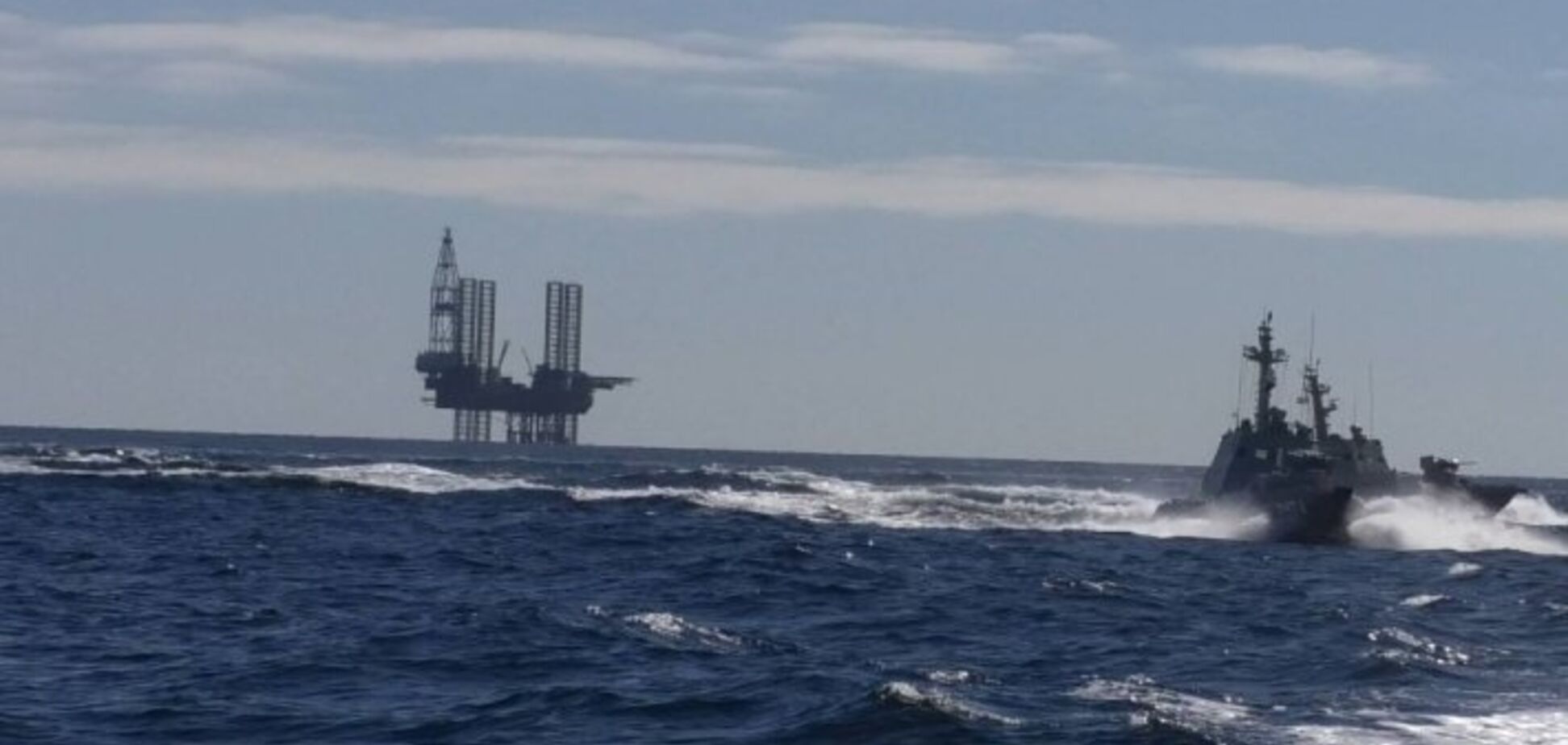 В ответ на агрессию России: Украина подняла по тревоге все корабли ВМС