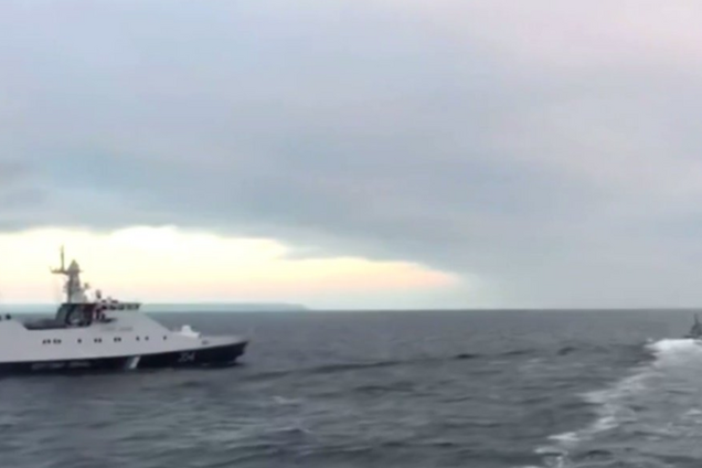 ''НАТО, испугайся!'' Россиян высмеяли за дырявый корабль в море