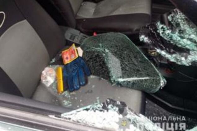 Запорожские полицейские задержали автовора, ограбившего ВАЗ на стоянке возле ТЦ