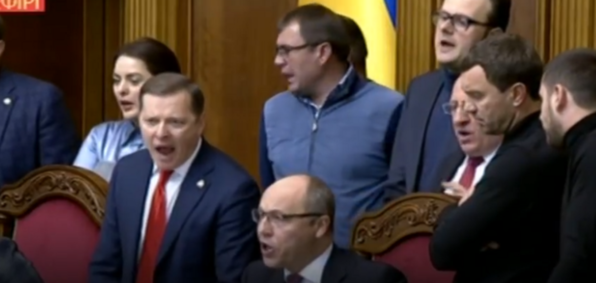 Военное положение в Украине: Рада открылась скандалом. Онлайн-трансляция