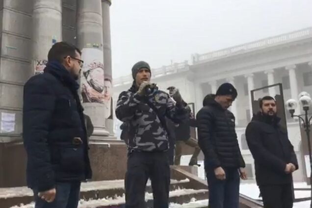 ''Мы готовы воевать!'' В Киеве на Майдане националисты устроили митинг