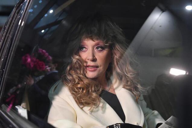 ''Превратилась в посредственность'': Пугачеву раскритиковали за вредную привычку