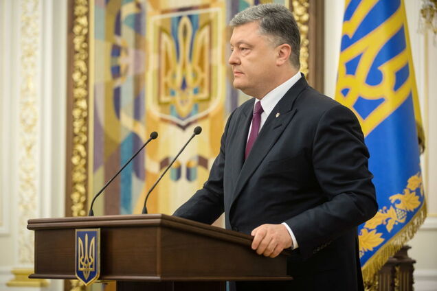 ''Зупинимо безумців!'' Порошенко пояснив, як воєнний стан ударить по Росії