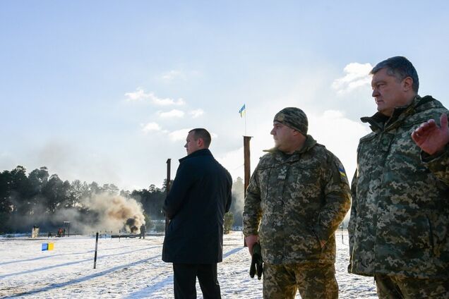 В Україні почав діяти воєнний стан