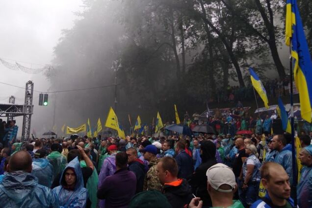 Протести ''євробляхерів'': в Україні підрахували мільйонні збитки