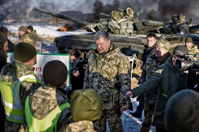 Порошенко закликав НАТО направити кораблі в Азовське море: в Кремлі відреагували