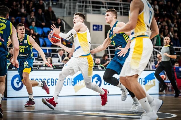 Україна розгромила чемпіонів Європи у відборі КС із баскетболу