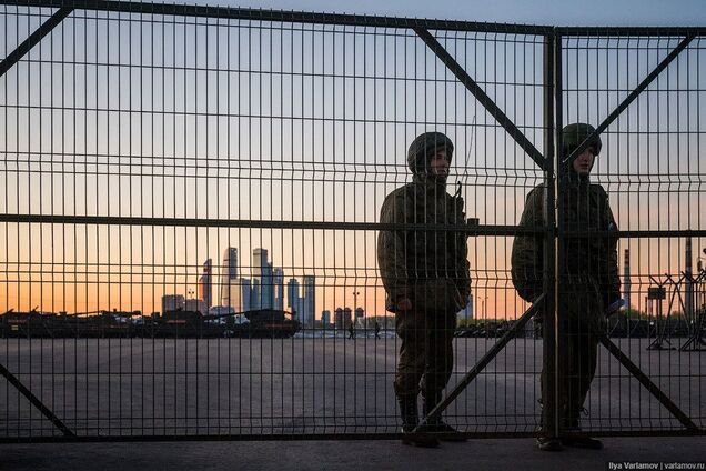 А что, если в России введут военное положение?