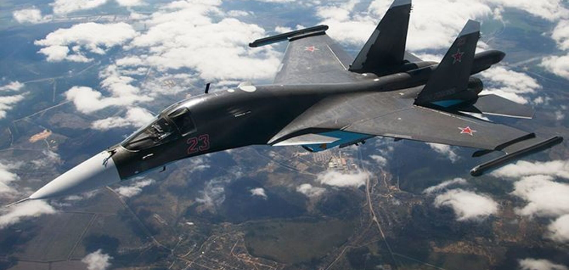 Россия перебрасывает военную технику в Крым: обнаружена база самолетов-истребителей