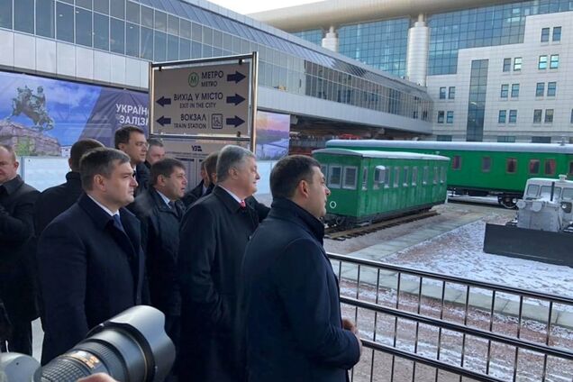 Помилка в написі на платформі експреса з Києва до Борисполя спантеличила мережу