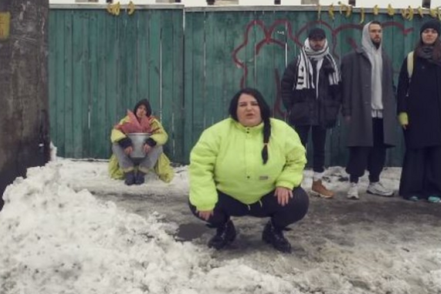 ''Вот это мочит'': заведующая детским садом под Киевом взорвала сеть новым рэп-видео