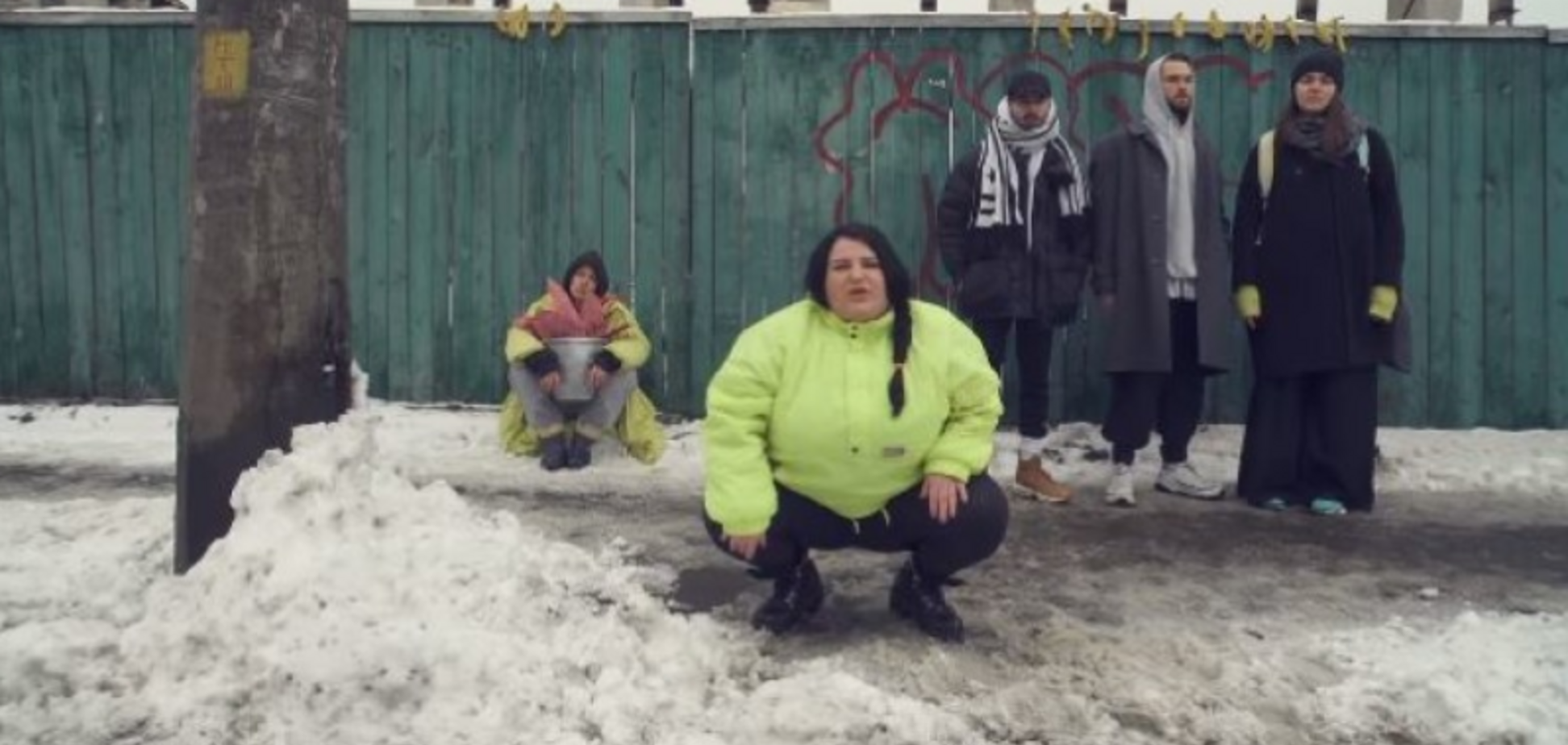 ''Вот это мочит'': заведующая детским садом под Киевом взорвала сеть новым рэп-видео