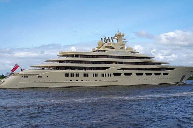 Яхта Алишера Усманова