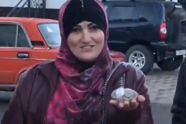 ''По рублю треба'': у мережі показали, як кримські татари тролять окупантів