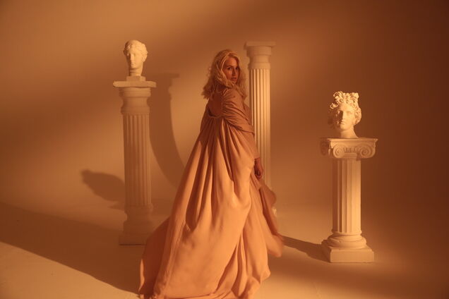 В поисках рая: певица Мята презентовала клип к новому синглу