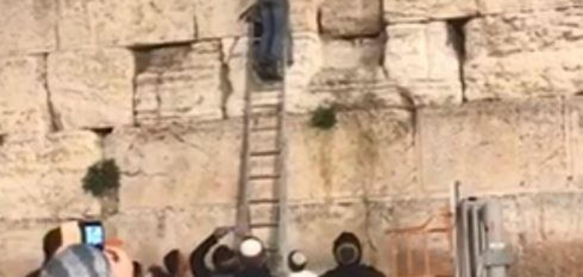 Конец света близок? В Иерусалиме сбылось третье пророчество об Апокалипсисе. Видеофакт