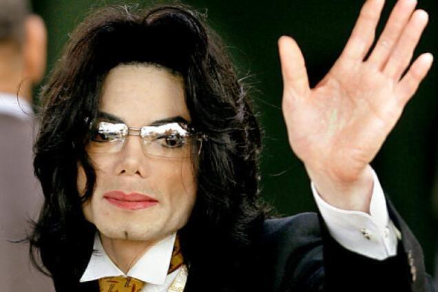 ''Он не умер'': поклонники Майкла Джексона обнаружили, что его склеп пуст