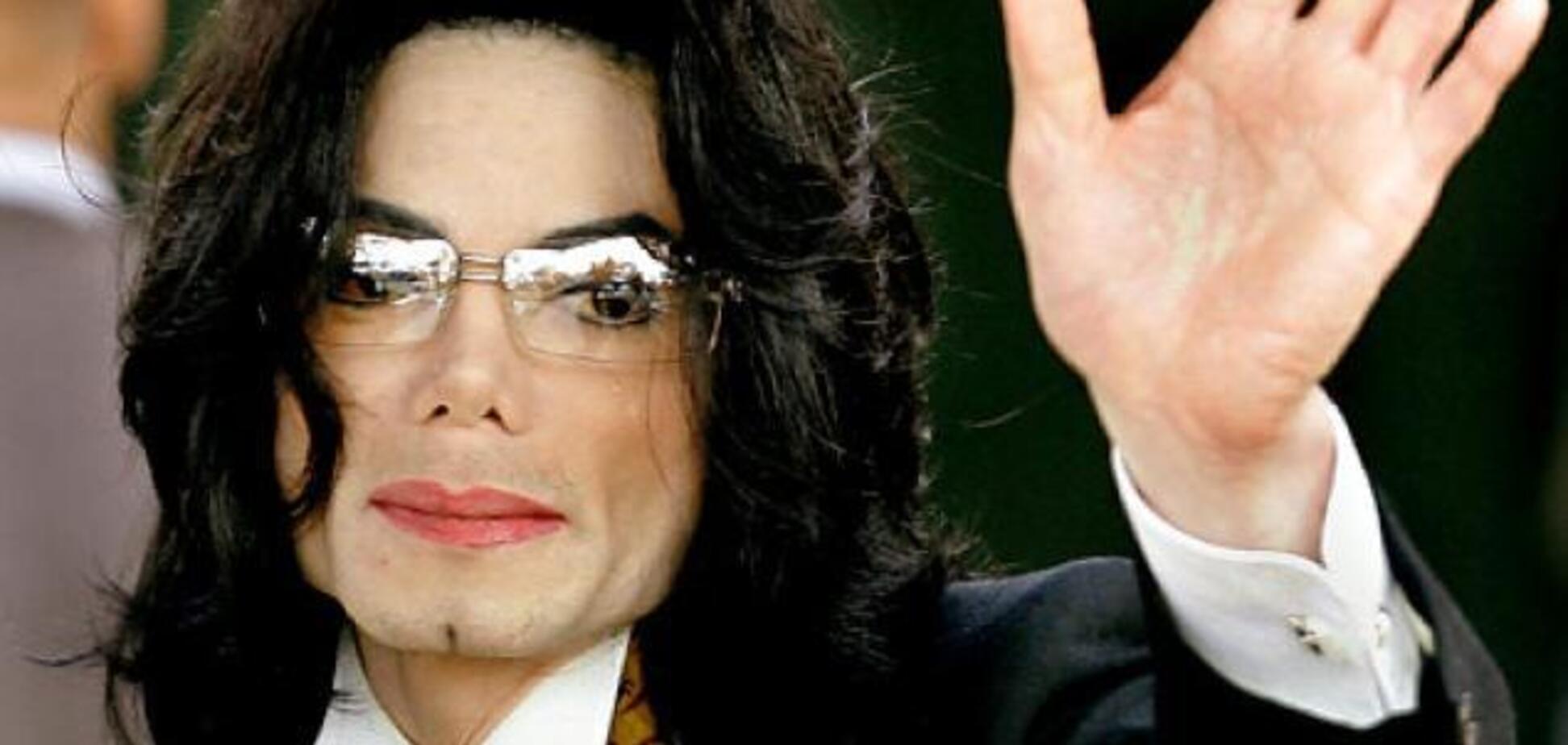 ''Он не умер'': поклонники Майкла Джексона обнаружили, что его склеп пуст