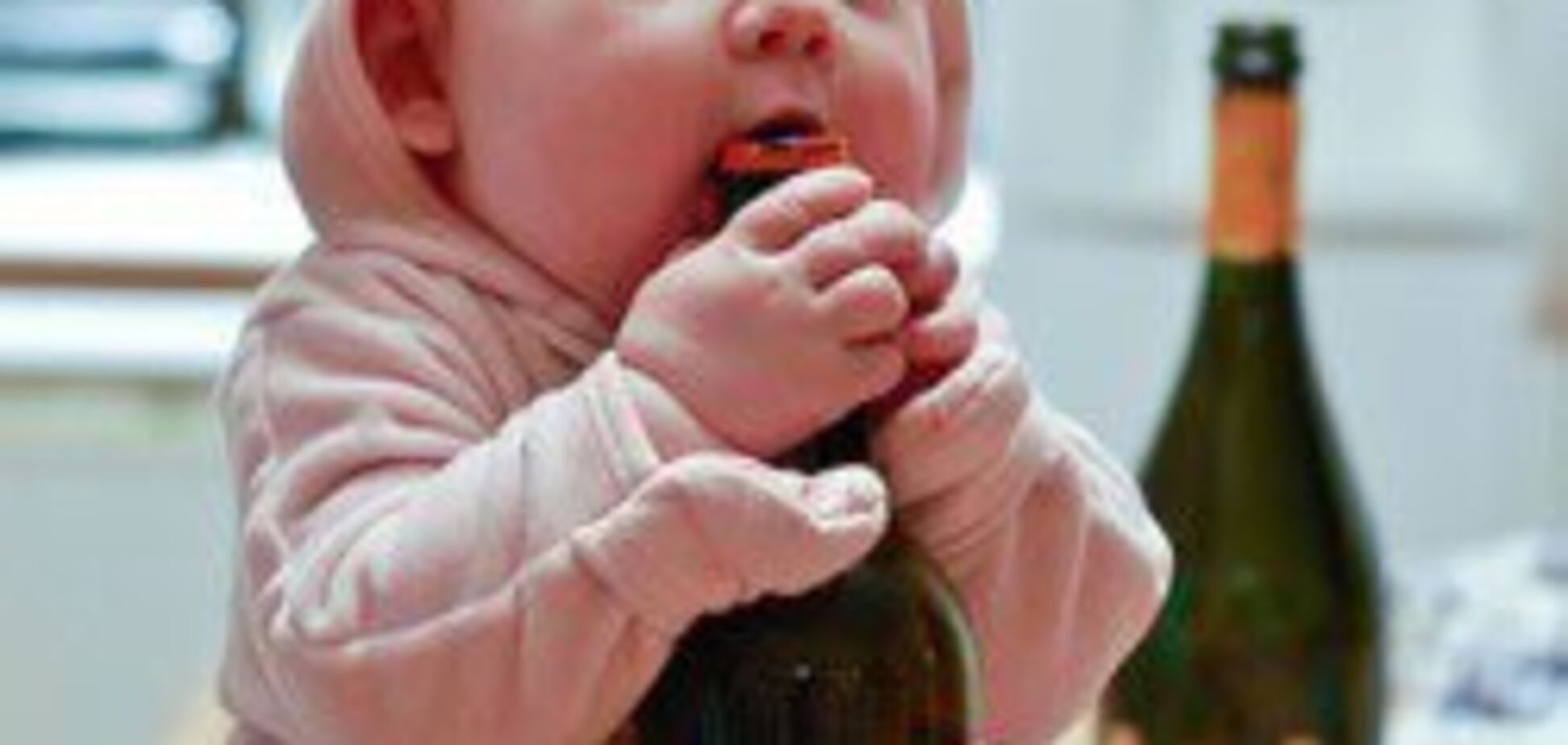 Женщина напоила ребенка ''вином'' и нарвалась на угрозы о расправе