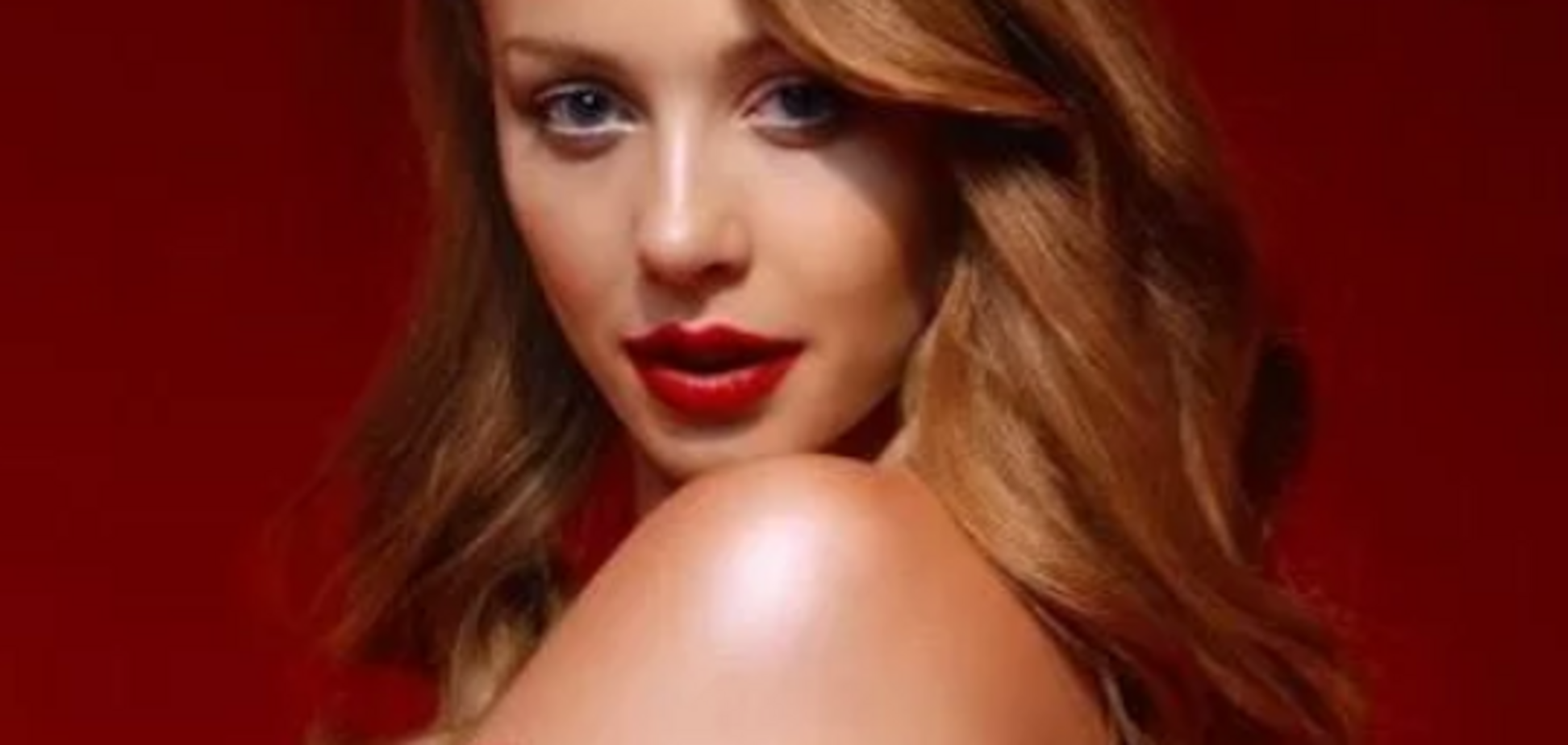 'Що ти зі мною робиш': Тіна Кароль похвалилася пишним декольте