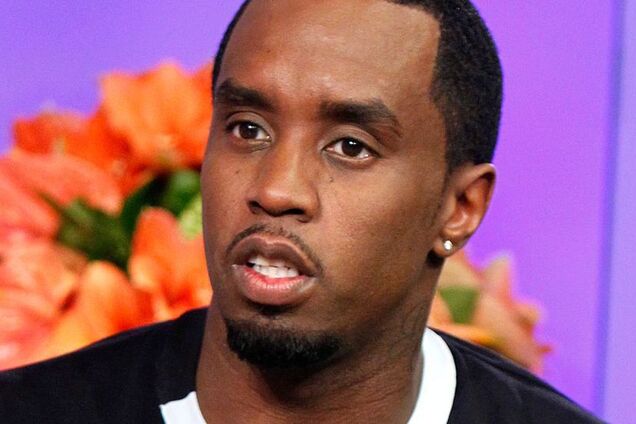 В честь дня рождения: рэпер выпрыгнул из самолета и приземлился в особняке Playboy