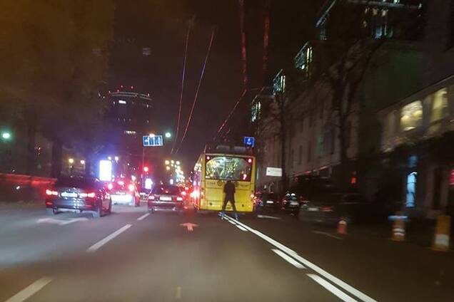 ''Дарвин заждался'': появилось видео с еще одним зацепером в Киеве