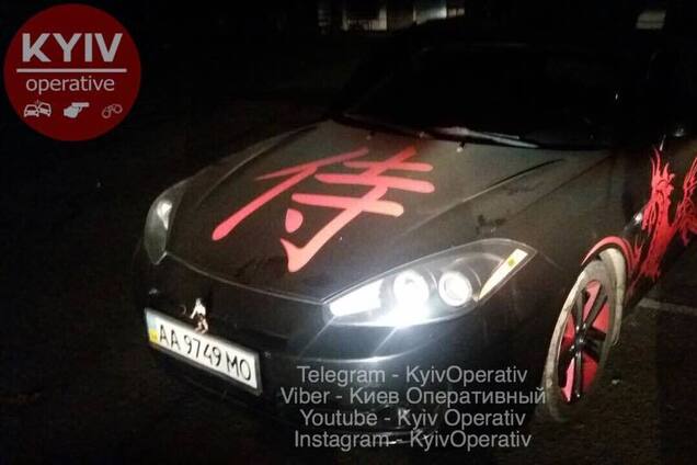 ''Допинг за рулем!'' В Киеве таксиста поймали на горячем. Фотофакт