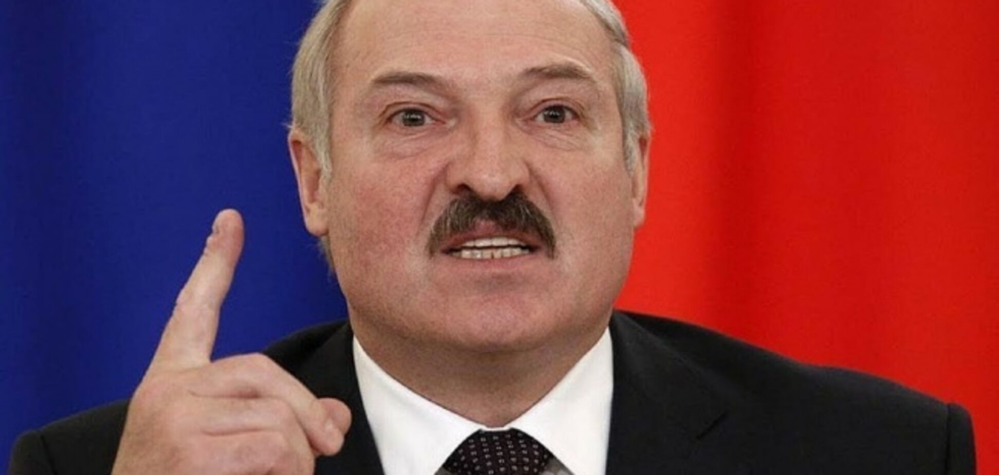 Одной рукой ''доит'' Россию, а другой машет американцам