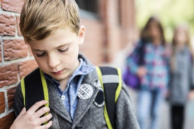 ''Схватила за горло и начала душить'': школьница на Харьковщине устроила массовое побоище