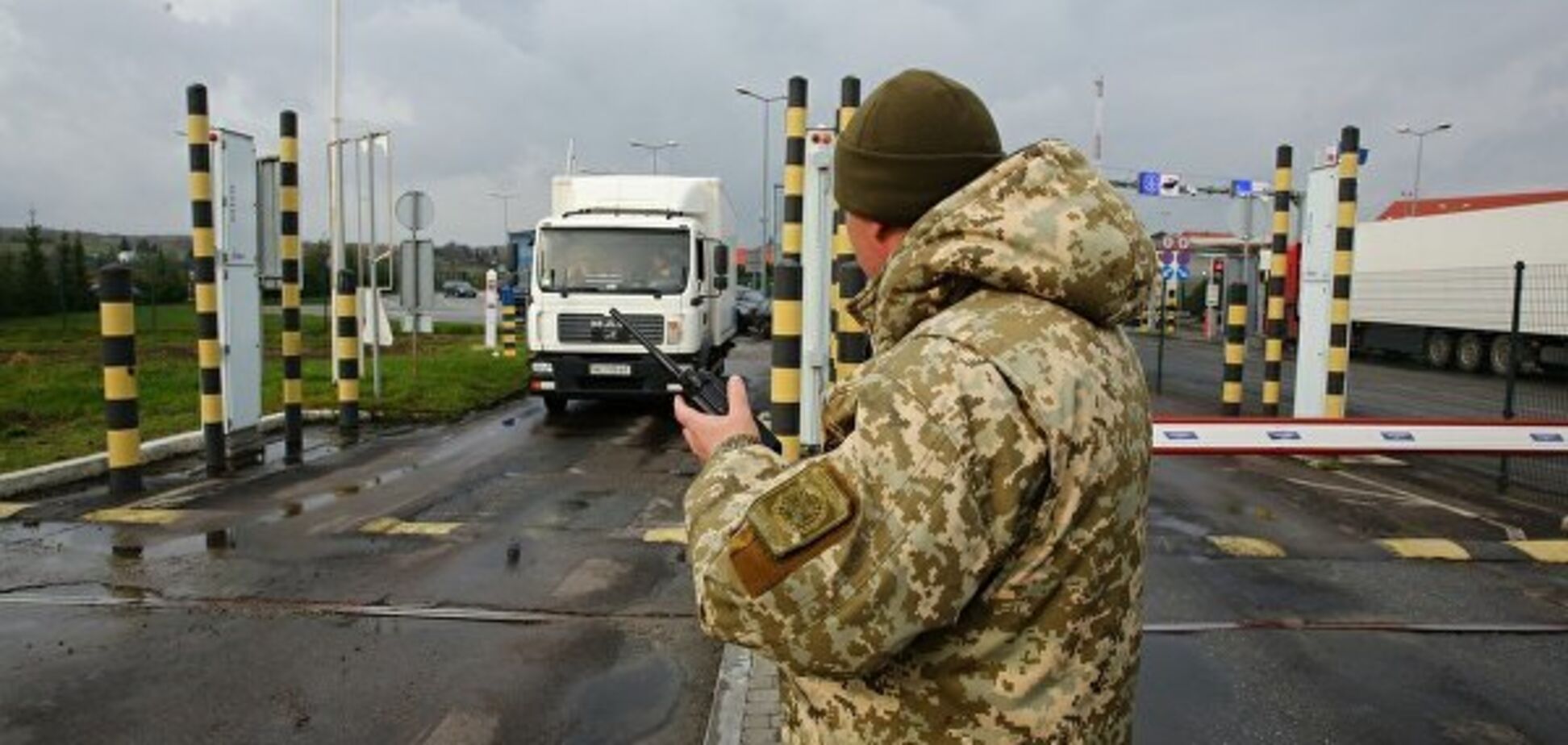 Россиян будут сажать за нарушение границы: Порошенко подписал закон