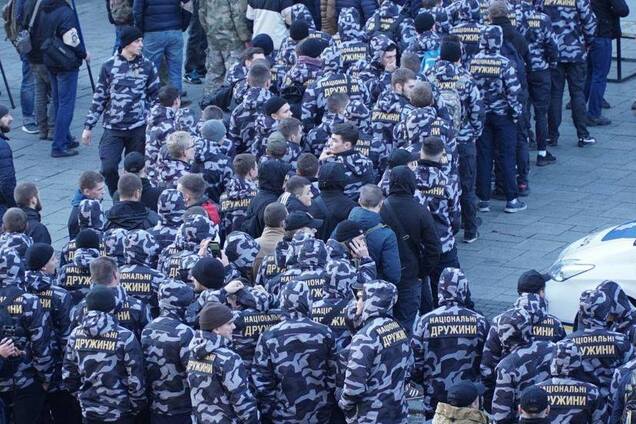 У центрі Києва зібралися сотні націоналістів: що відбувалося