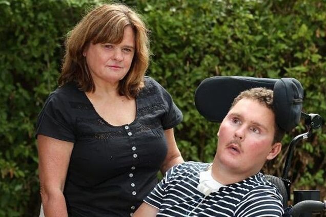 Регбіст з'їв равлика і помер після мук