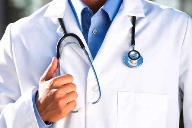 'Чуть не лишилась матери': в Харькове скандал из-за халатности врача