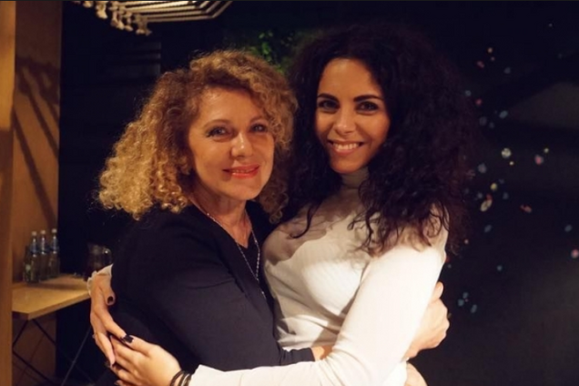 ''Ничего общего'': Каменских удивила поклонников фото с мамой