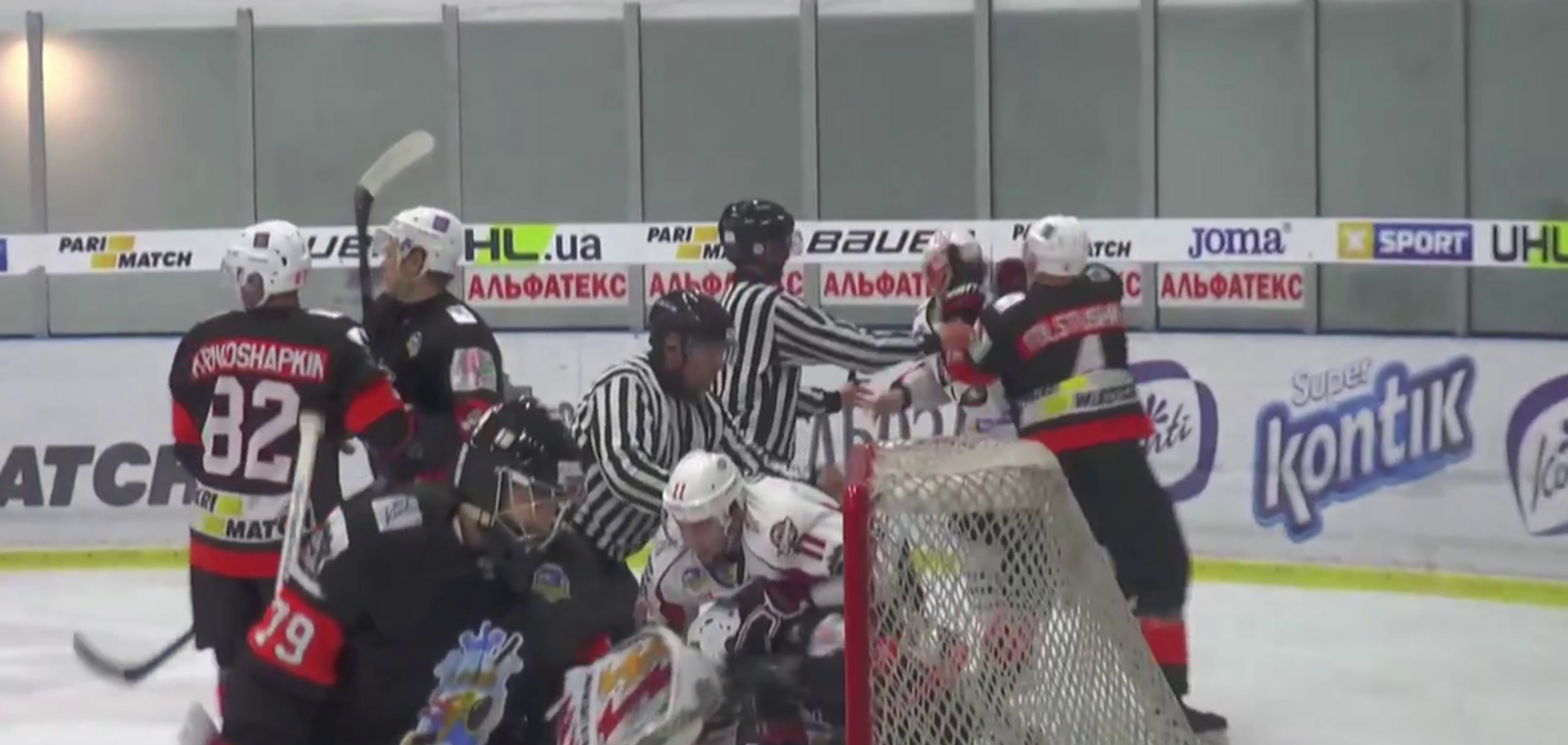 Украинские хоккеисты устроили массовую драку на матче