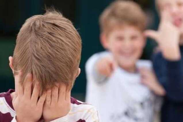 ''Он больной и заразный'': во Львове вспыхнул скандал вокруг травли ребенка учителем