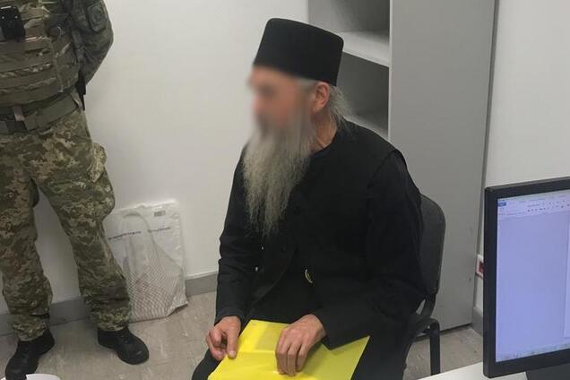 В Україні зловили ще одного священика із паспортом Росії: що трапилося